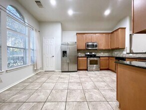 6715 Pheasant Oak Dr in Houston, TX - Building Photo - Building Photo