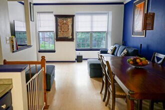 8538 Towne Manor Ct in Alexandria, VA - Building Photo - Building Photo
