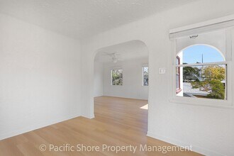 10753 Tabor St in Los Angeles, CA - Building Photo - Building Photo