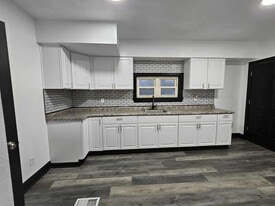 1228 Clairhaven St in Pittsburgh, PA - Building Photo