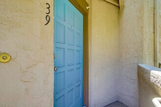 3268 Via Marin in San Diego, CA - Foto de edificio - Building Photo