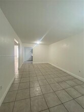 11350 SW 3rd St-Unit -A in Miami, FL - Building Photo - Building Photo