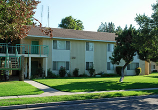 Kearney Cooley Plaza in Fresno, CA - Building Photo - Building Photo