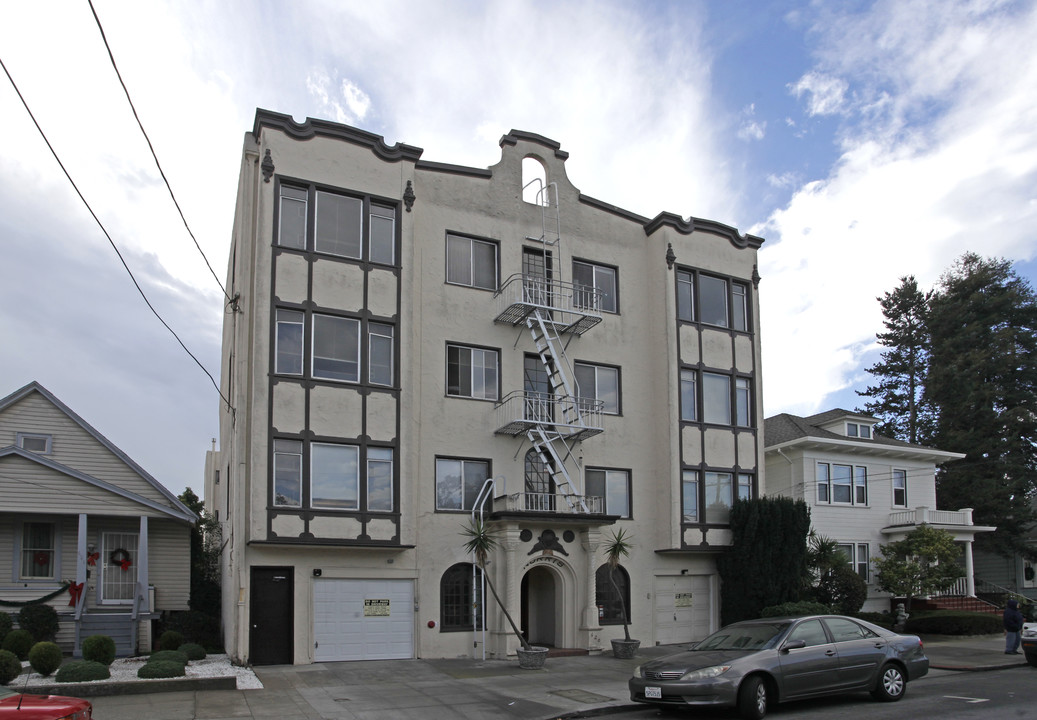 620 Santa Clara Ave in Alameda, CA - Building Photo