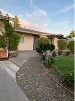 7337 Dave St in Sacramento, CA - Building Photo