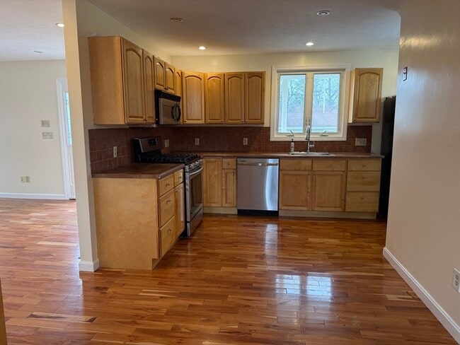 26 Old Faith Rd in Shrewsbury, MA - Building Photo - Building Photo