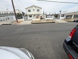 7406 Radford Ave, Unit A in North Hollywood, CA - Building Photo