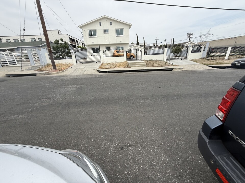 7406 Radford Ave, Unit Unit A in North Hollywood, CA - Building Photo