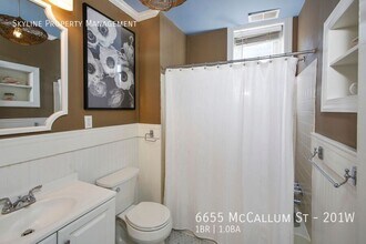 6655 McCallum St in Philadelphia, PA - Foto de edificio - Building Photo