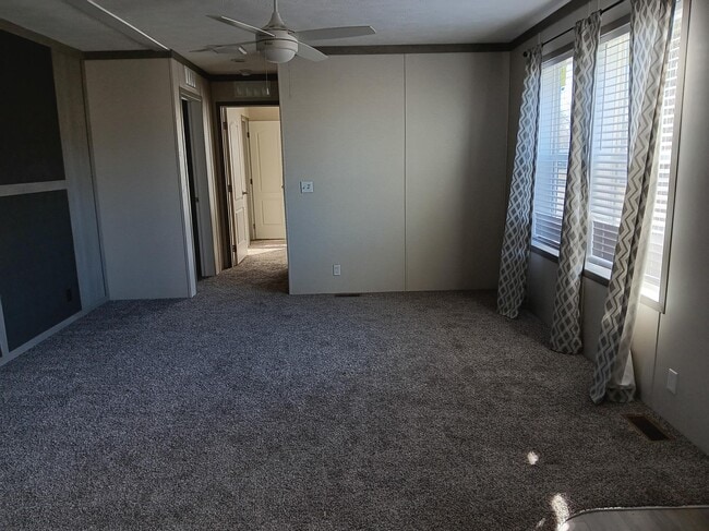 388 Sterling Dr in Dimondale, MI - Foto de edificio - Building Photo