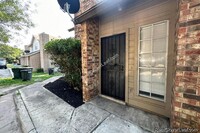 7519 Oak Chase photo'