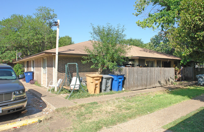 Walnut Village Fourplexes in Austin, TX - Building Photo - Building Photo