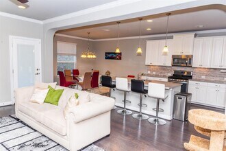 12304 Terraza Cir in Austin, TX - Building Photo - Building Photo