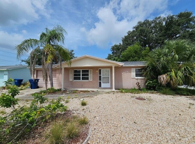 1019 Maybury Dr in Holiday, FL - Building Photo - Building Photo