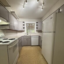 950 Homewood Ct in Decatur, GA - Building Photo - Building Photo