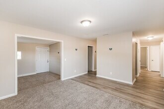 5135 Archery Ave in Jacksonville, FL - Foto de edificio - Building Photo