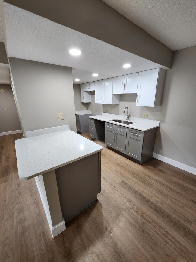 property at 5265 Vineland Rd