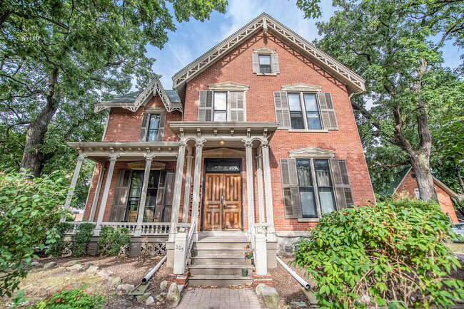 Alonzo Palmer House in Ann Arbor, MI - Foto de edificio - Building Photo