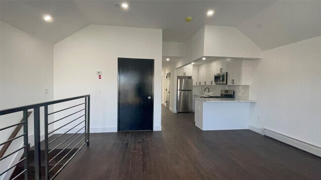 69-1 Burchell Ave in Queens, NY - Building Photo - Building Photo