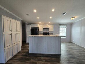 634 Auxerre Cir in Seffner, FL - Building Photo - Building Photo