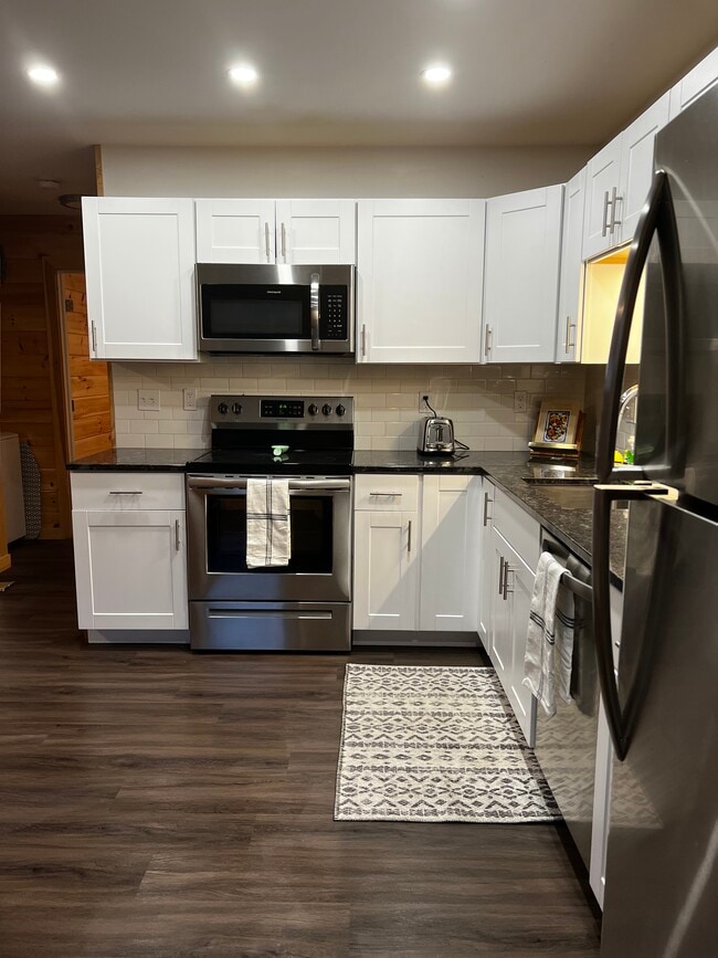 1 Addys Way, Unit 1 in Belfast, ME - Foto de edificio - Building Photo