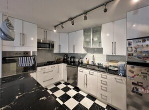 990 Massachusetts Ave, Unit 75 in Arlington, MA - Building Photo - Building Photo