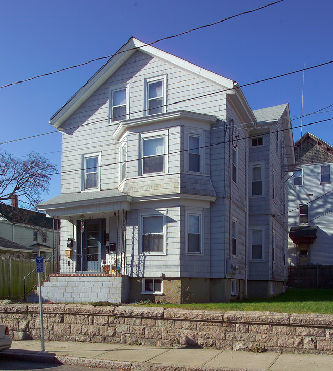 162 Ogrady St in Fall River, MA - Foto de edificio - Building Photo