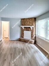13617 Craig Ave in Grandview, MO - Building Photo - Building Photo