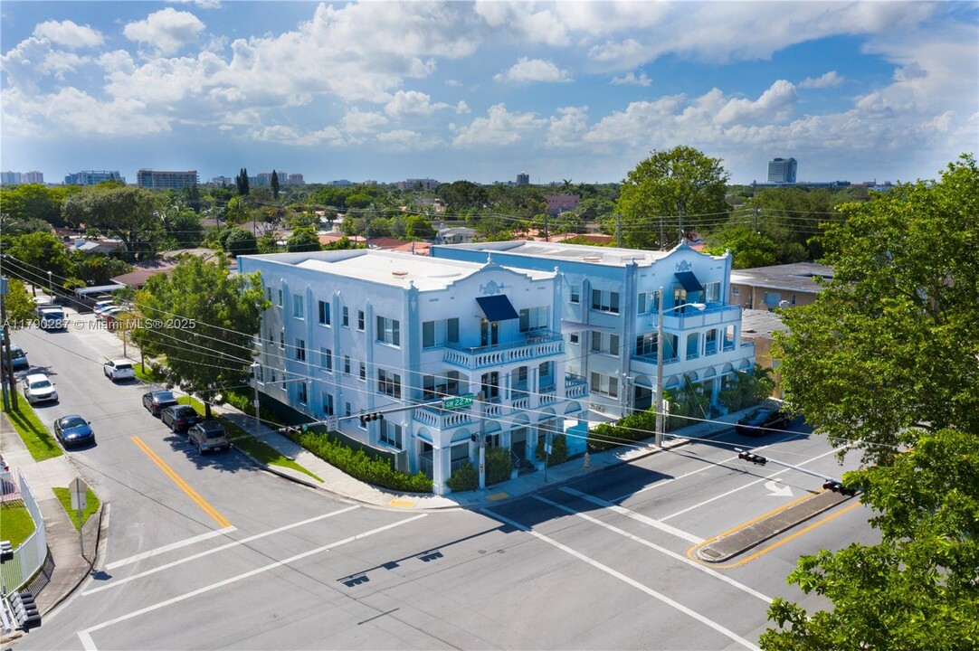 1818 SW 22nd Ave in Miami, FL - Building Photo