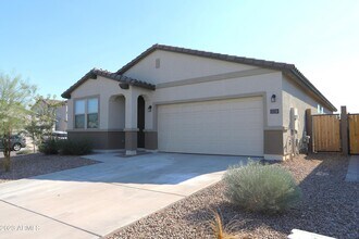 5719 W Encinas Ln in Phoenix, AZ - Building Photo - Building Photo