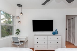 6509 NE 5th Ave-Unit -RED in Miami, FL - Foto de edificio - Building Photo