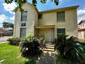 1922 W Main St in Houston, TX - Building Photo