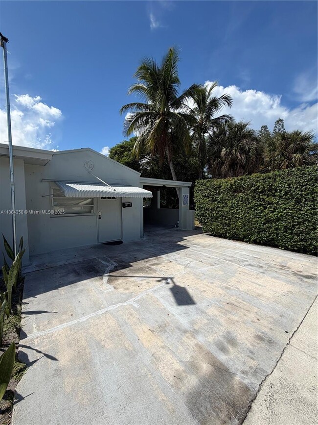 property at 2203 Taft St