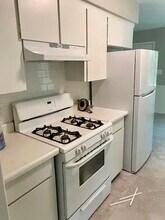 415 S Sugar Creek Blvd in Sugar Creek, MO - Building Photo - Building Photo