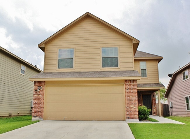 7026 Heathers Pond in San Antonio, TX - Building Photo - Building Photo