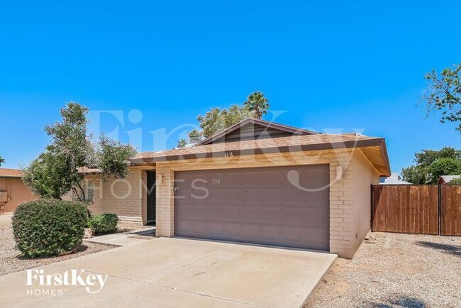 4614 W Diana Ave in Glendale, AZ - Foto de edificio - Building Photo