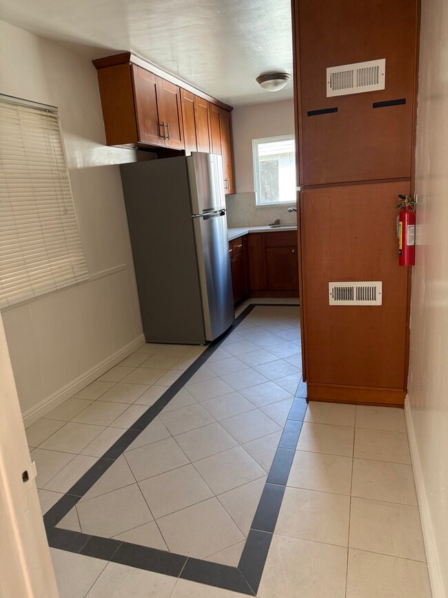 16713 Crenshaw Blvd, Unit 16713 in Torrance, CA - Building Photo - Building Photo