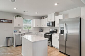 305 Cyprus Ct in Forked River, NJ - Building Photo - Building Photo