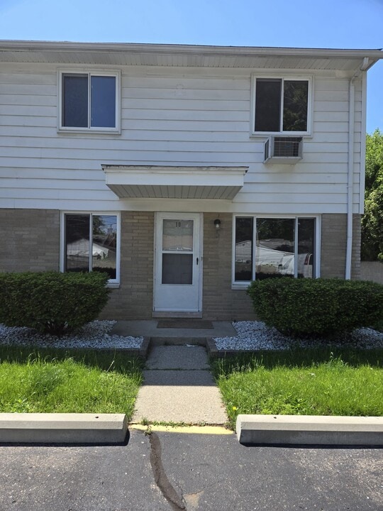 11646 San Jose in Redford, MI - Building Photo