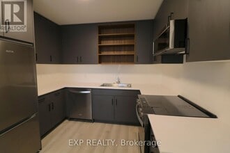 3 Abbot St in St Catharines, ON - Building Photo - Building Photo