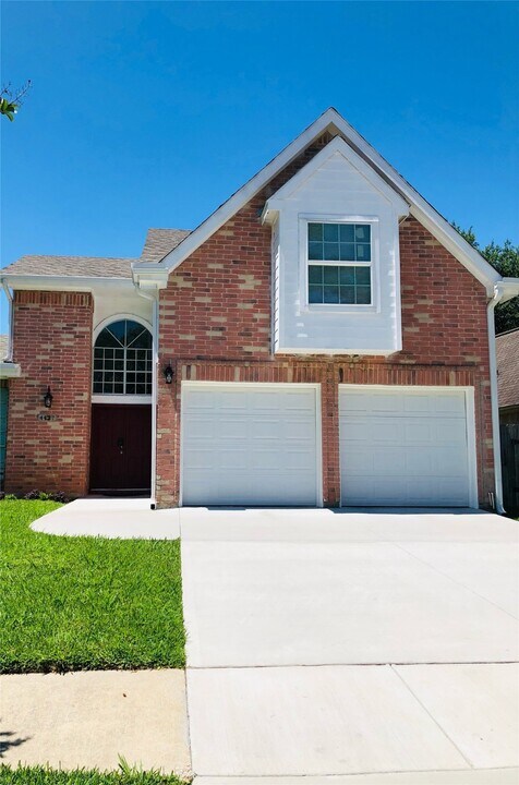 4427 Waterfall Way in Sugar Land, TX - Building Photo