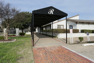 Richland Village Apartments in Dallas, TX - Building Photo - Building Photo