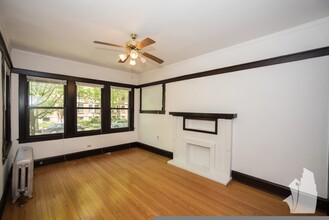 3501 N Greenview Ave, Unit 3503-1 in Chicago, IL - Building Photo - Building Photo