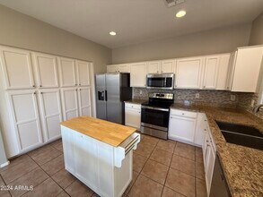 313 N Kimberlee Way in Chandler, AZ - Building Photo - Building Photo