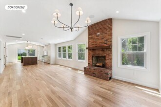 68 Rogers Ave in Westhampton Beach, NY - Building Photo - Building Photo