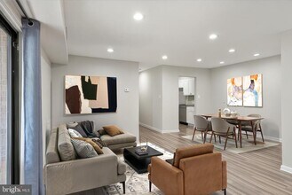 10720 West Dr in Fairfax, VA - Building Photo - Building Photo