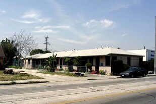 1715 Cherry Ave in Long Beach, CA - Building Photo