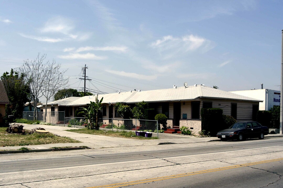 1715 Cherry Ave in Long Beach, CA - Building Photo