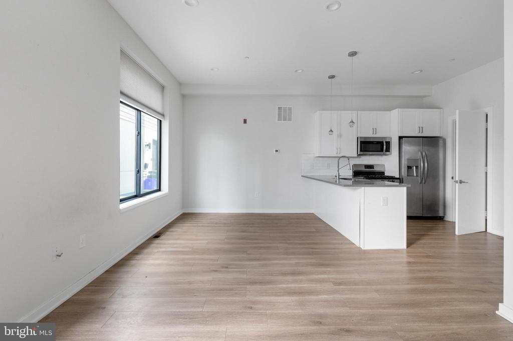 362 Monastery Ave in Philadelphia, PA - Building Photo