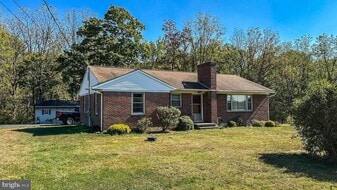 57 Mountain View Rd in Bethel, PA - Building Photo